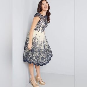 Modcloth Exquisite Elegance Lace Dress Size 4 Winter Formal